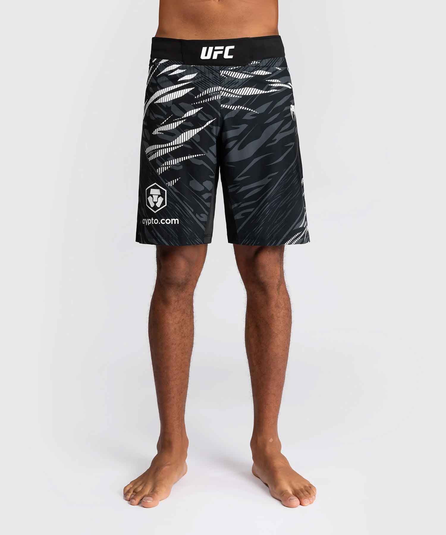 UFC Fusion by Venum Authentic Fight Night Men’s Fight Short Long Fit／UFC フュージョン by ヴェナム オーセンティック ファイトナイト メンズ ファイトショーツ ロングフィット（黒）