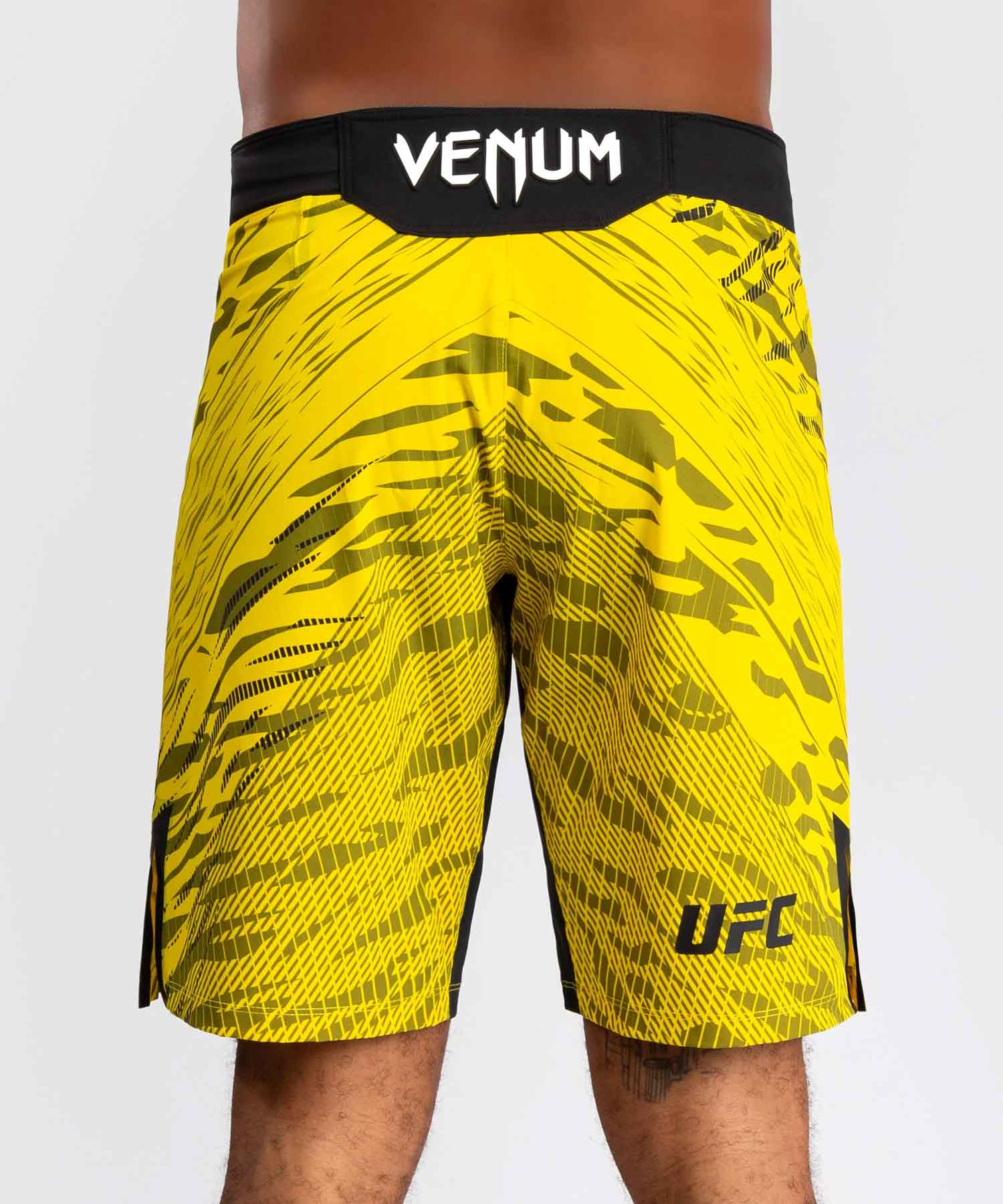 VENUM／ヴェナム　ファイトショーツ　　UFC Fusion by Venum Authentic Fight Night Men’s Fight Short Long Fit／UFC フュージョン by ヴェナム オーセンティック ファイトナイト メンズ ファイトショーツ ロングフィット（イエロー）