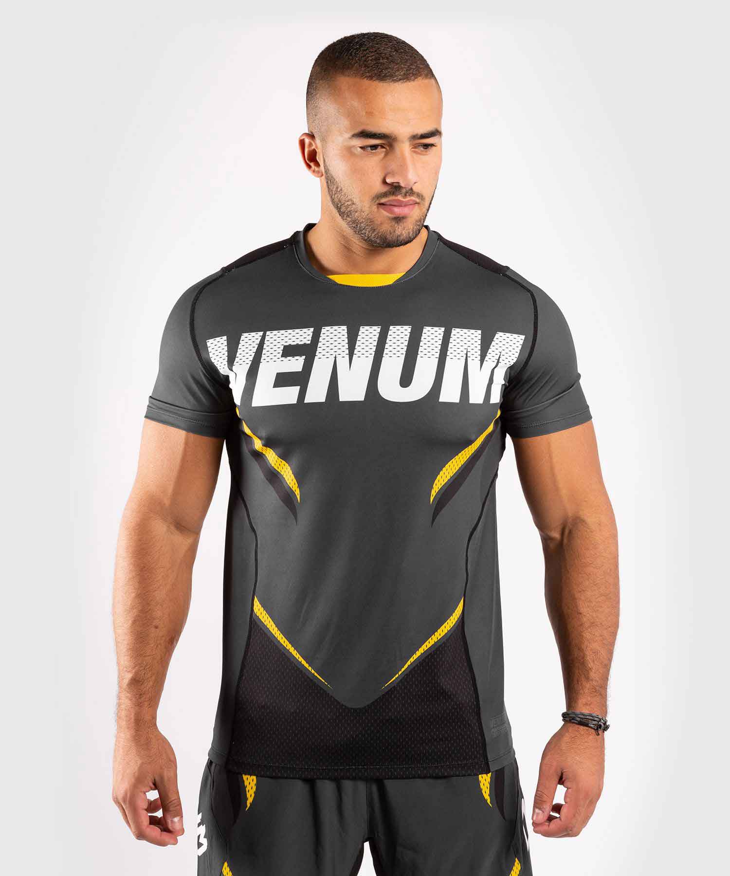 VENUM×ONE FC IMPACT DRY TECH T-SHIRT／VENUM×ONE FC インパクト ドライテックTシャツ（グレー／黒／イエロー）