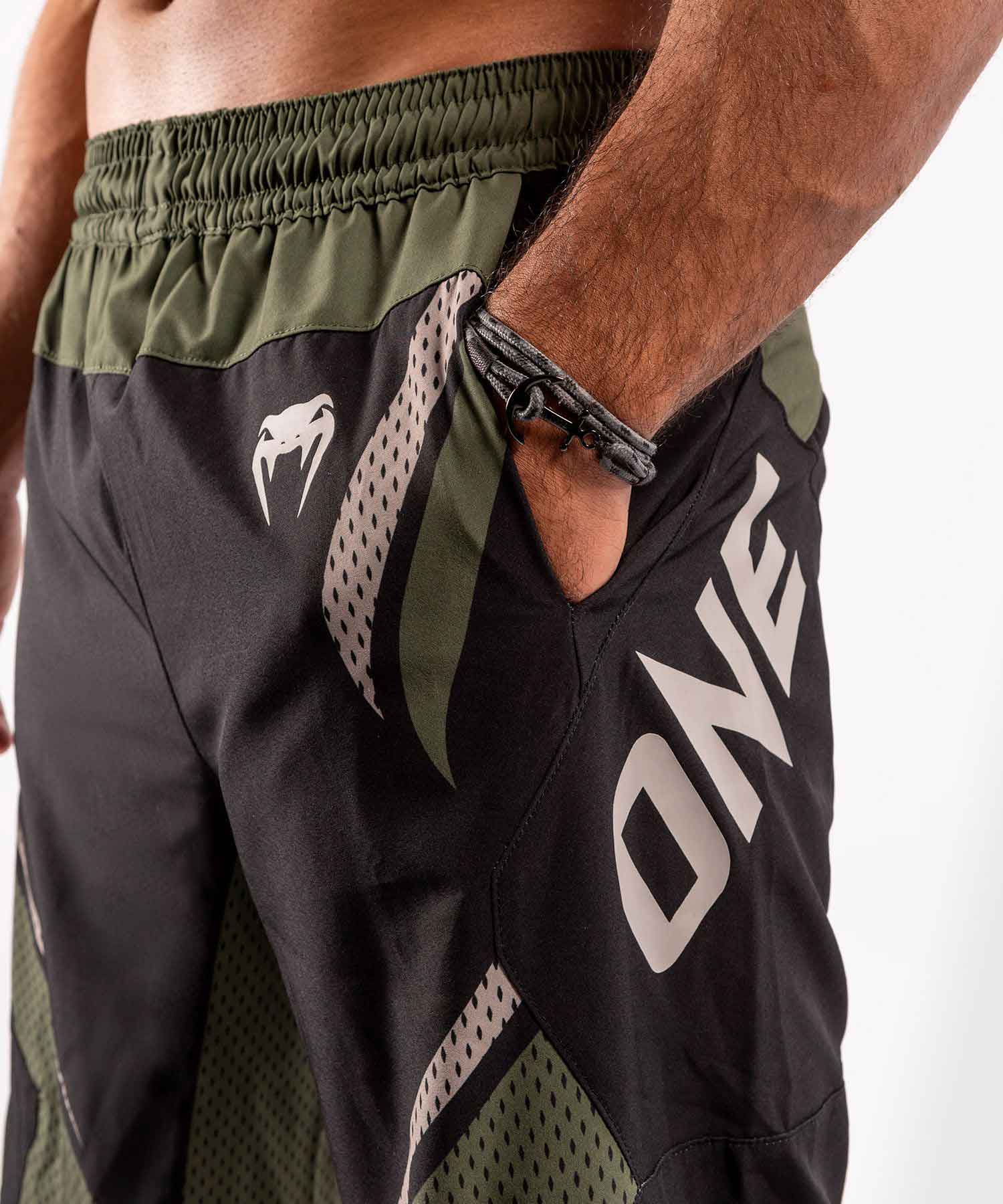 VENUM／ヴェナム　トレーニング・フィットネスショーツ　　VENUM×ONE FC IMPACT TRAINING SHORTS／VENUM×ONE FC インパクト トレーニングショーツ（黒／カーキ）