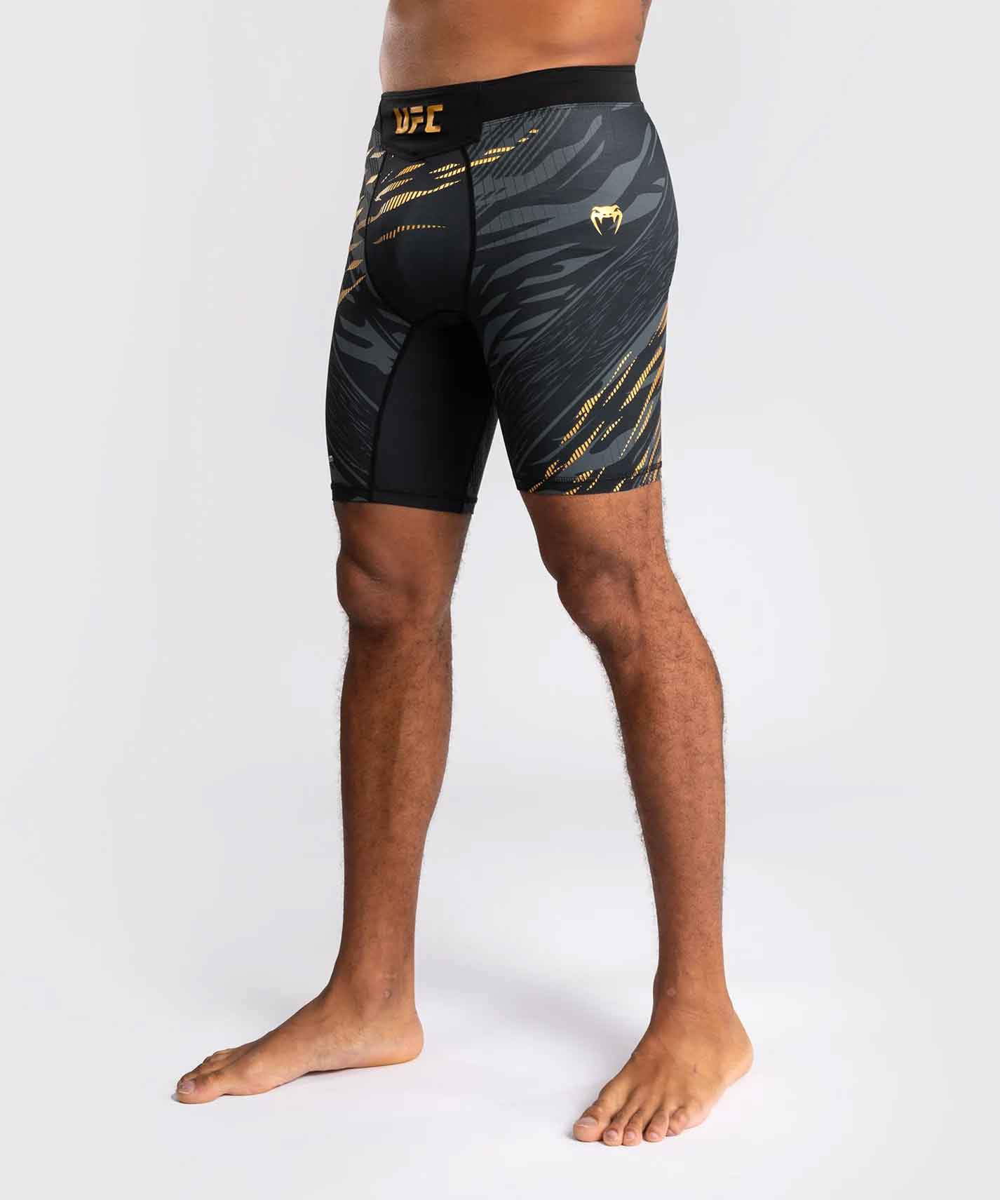 VENUM／ヴェナム　コンプレッション・バーリトゥードショーツ　　UFC Fusion by Venum Authentic Fight Night Men’s Vale Tudo Short Champion／UFC フュージョン by ヴェナム オーセンティック ファイトナイト メンズ バーリトゥードショーツ（チャンピオン）