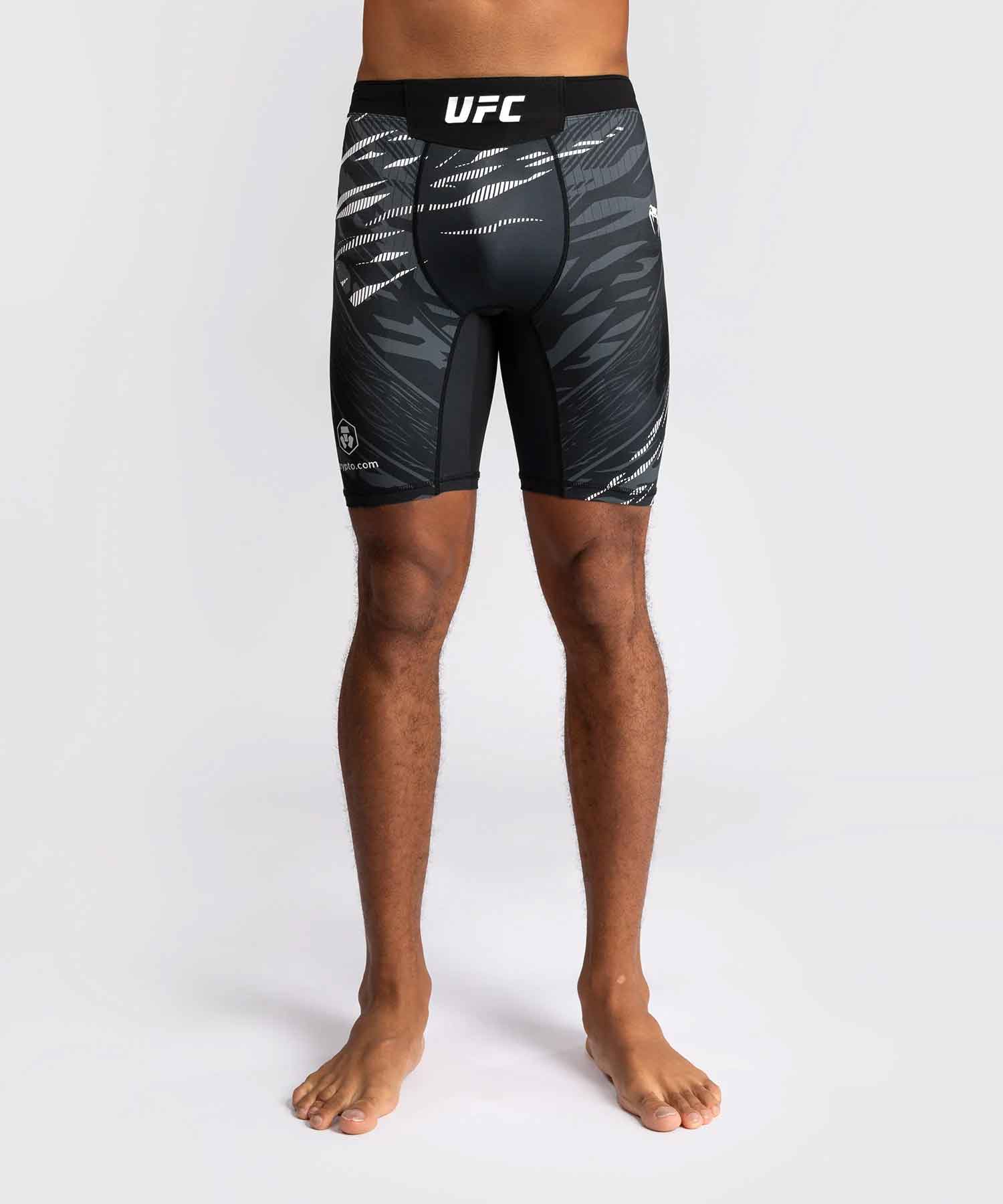 UFC Fusion by Venum Authentic Fight Night Men’s Vale Tudo Short／UFC フュージョン by ヴェナム オーセンティック ファイトナイト メンズ バーリトゥードショーツ（黒）