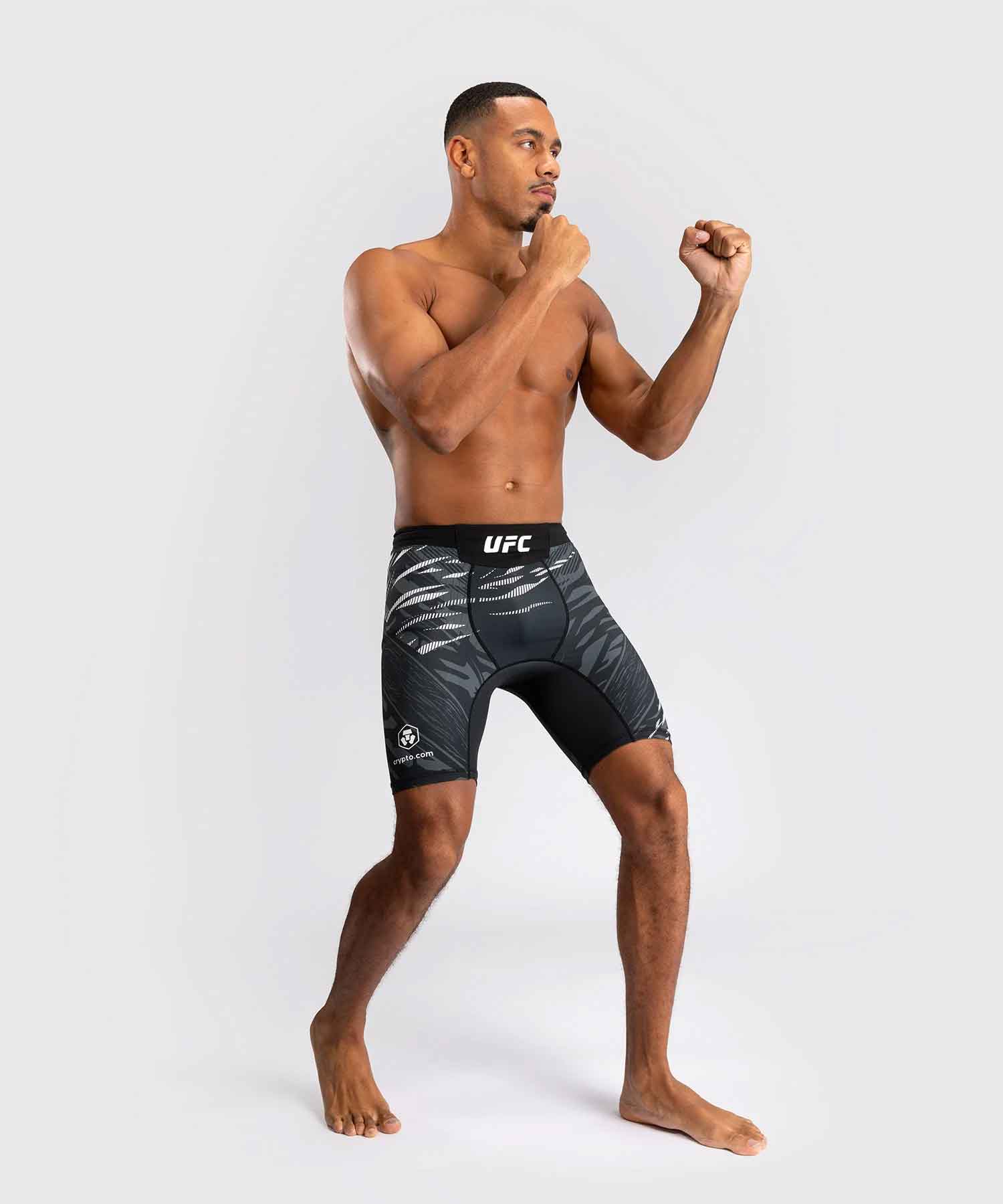 VENUM／ヴェナム　コンプレッション・バーリトゥードショーツ　　UFC Fusion by Venum Authentic Fight Night Men’s Vale Tudo Short／UFC フュージョン by ヴェナム オーセンティック ファイトナイト メンズ バーリトゥードショーツ（黒）