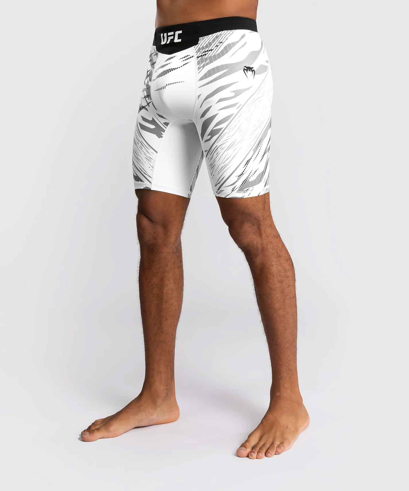 VENUM／ヴェナム　コンプレッション・バーリトゥードショーツ　　UFC Fusion by Venum Authentic Fight Night Men’s Vale Tudo Short／UFC フュージョン by ヴェナム オーセンティック ファイトナイト メンズ バーリトゥードショーツ（白）