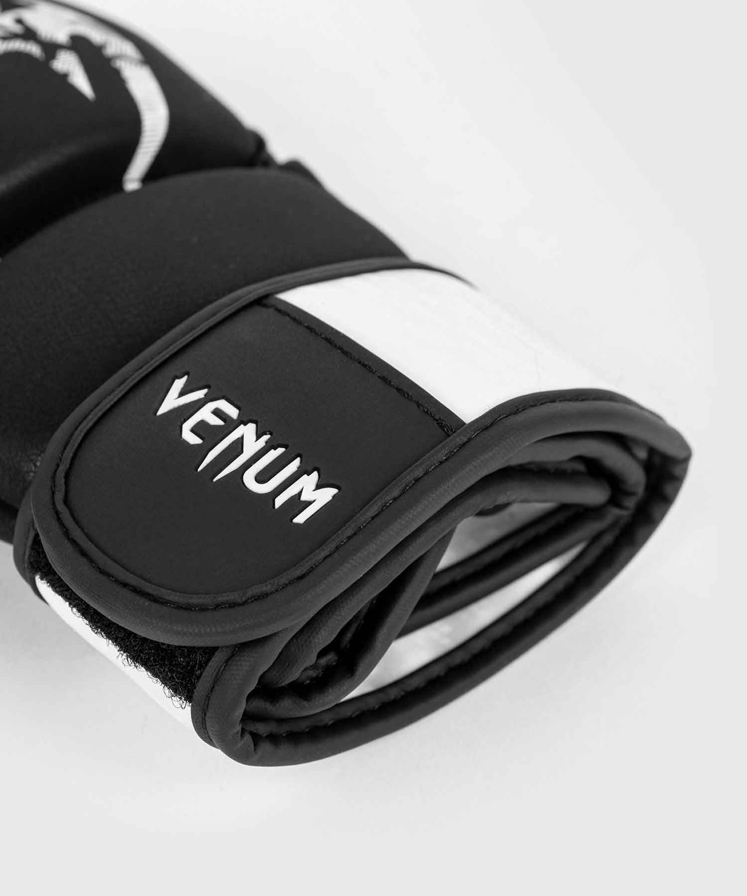 VENUM／ヴェナム　MMAグローブ（オープンフィンガーグローブ）　　LEGACY MMA GLOVES／レガシー MMAグローブ