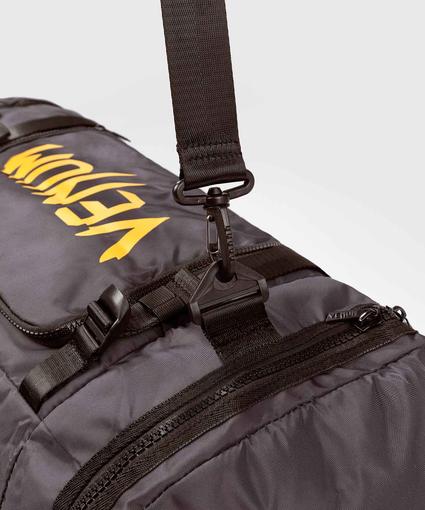 VENUM／ヴェナム　バッグ・バックパック　　UFC Fusion by Venum Fight Week Duffle Bag／UFC フュージョン by ヴェナム ファイトウィーク ダッフルバッグ アーザン・ブラウン（アース・ブラウン）