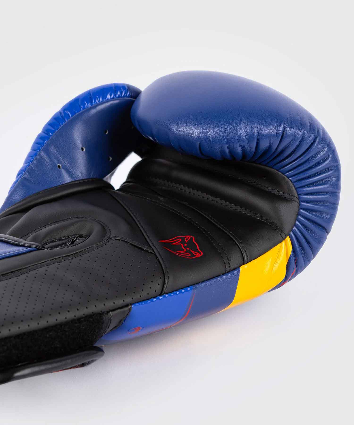 VENUM／ヴェナム　ボクシンググローブ　　Elite Evo Boxing Gloves／エリート エヴォ ボクシンググローブ（ブルー／イエロー／レッド）