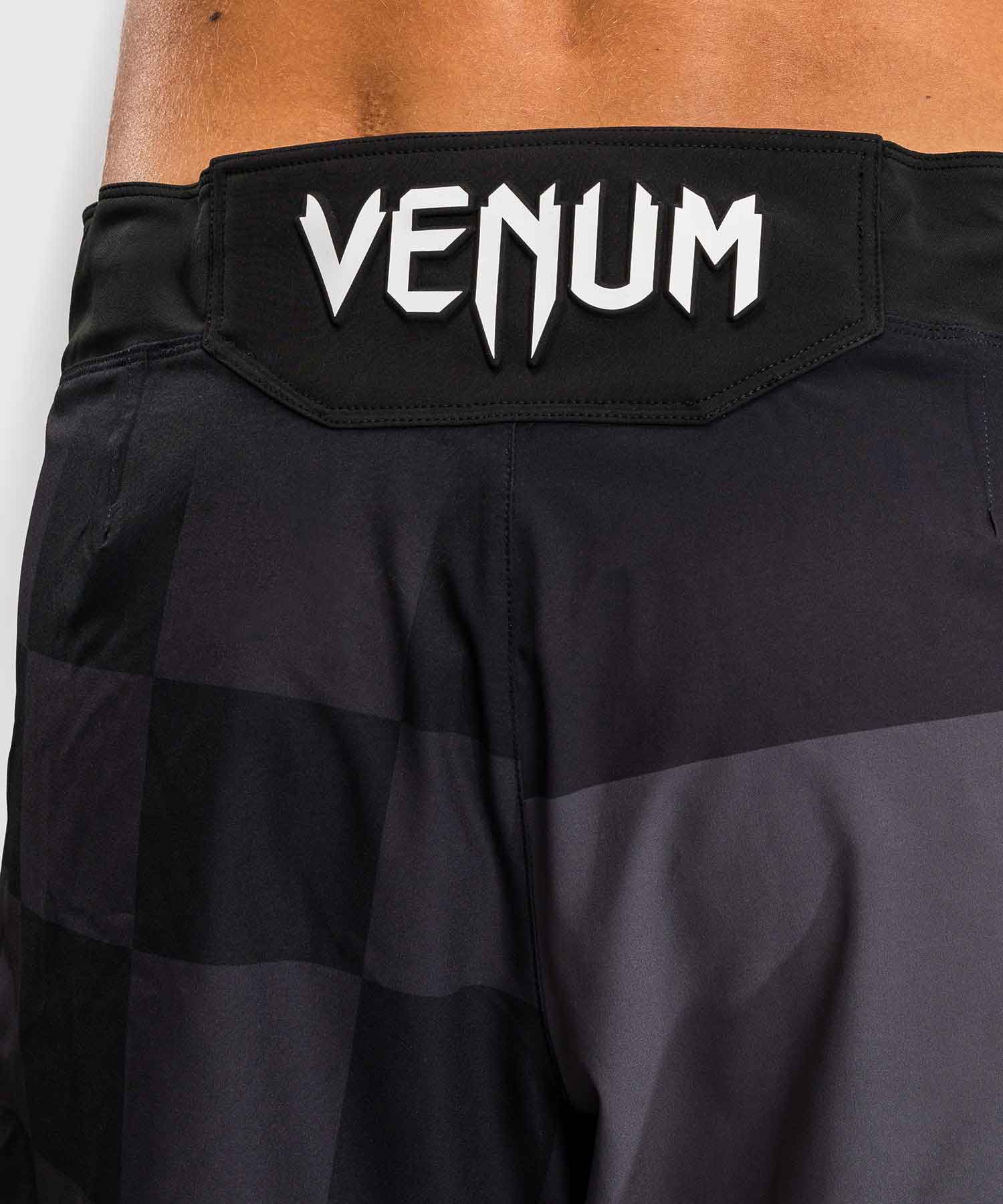 VENUM／ヴェナム　ファイトショーツ　　UFC Unrivaled by Venum Stipe Miocic Men’s Short Fit Fight Short／限定版UFC アンライバルド by ヴェナム スティペ・ミオシッチ UFC 309着用 メンズ ショートフィット ファイトショーツ