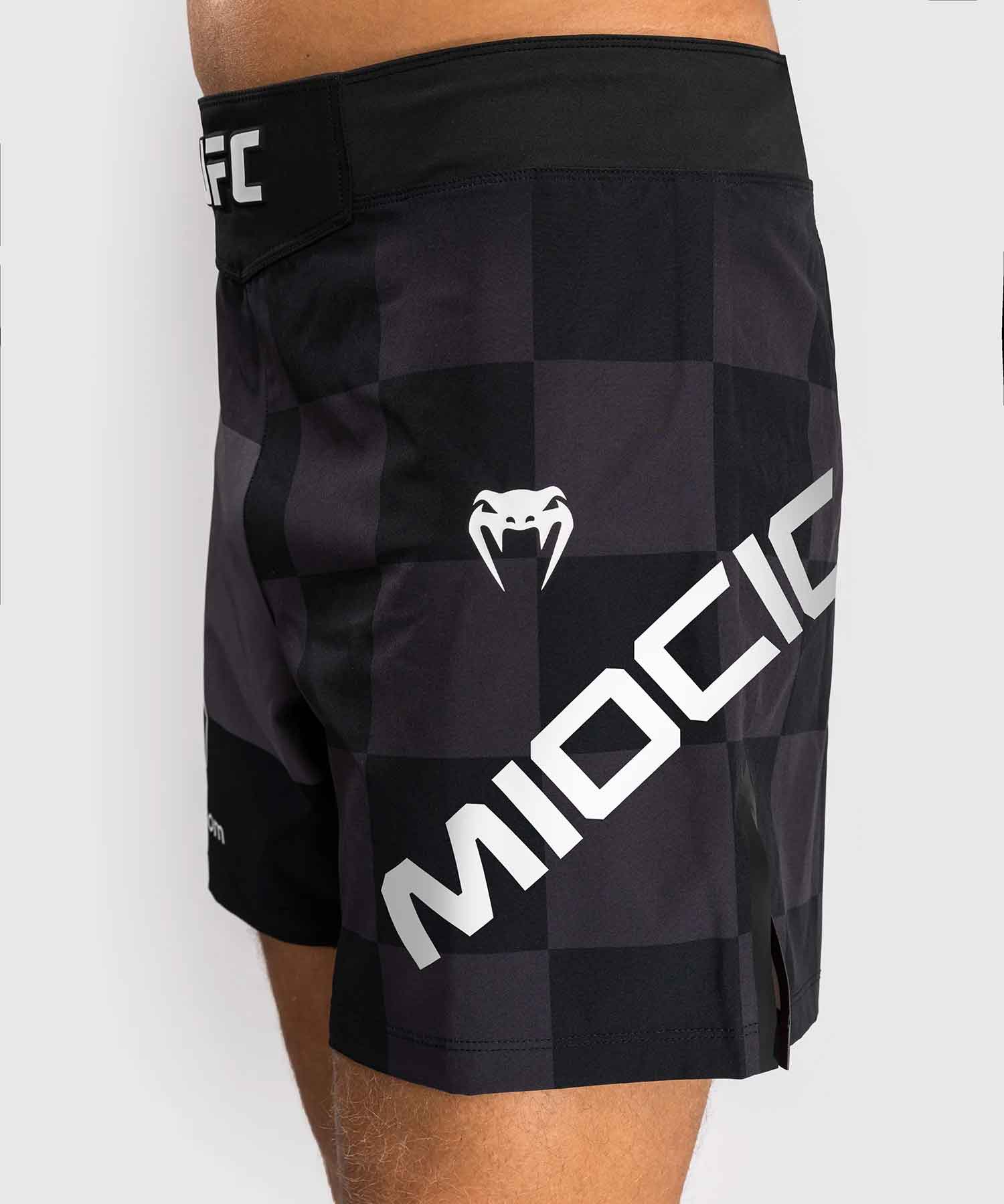 VENUM／ヴェナム　ファイトショーツ　　UFC Unrivaled by Venum Stipe Miocic Men’s Short Fit Fight Short／限定版UFC アンライバルド by ヴェナム スティペ・ミオシッチ UFC 309着用 メンズ ショートフィット ファイトショーツ