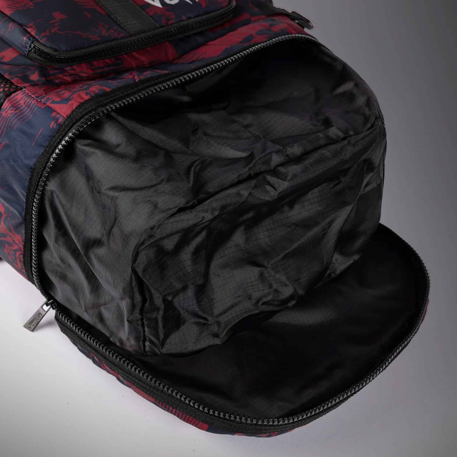 VENUM／ヴェナム　バッグ・バックパック　　UFC Zenith by Venum Authentic Fight Week Unisex Gear Bag／UFC ゼニス by Venum オーセンティック ファイトウィーク ユニセックス ギアー バッグ（バーガンディ）