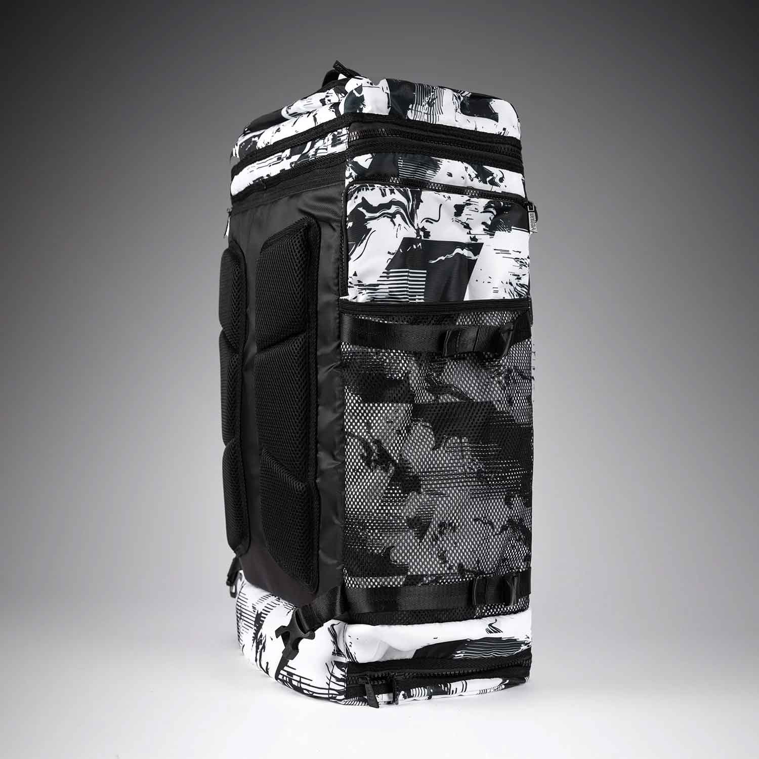 VENUM／ヴェナム　バッグ・バックパック　　UFC Zenith by Venum Authentic Fight Week Unisex Gear Bag／UFC ゼニス by Venum オーセンティック ファイトウィーク ユニセックス ギアー バッグ（白）