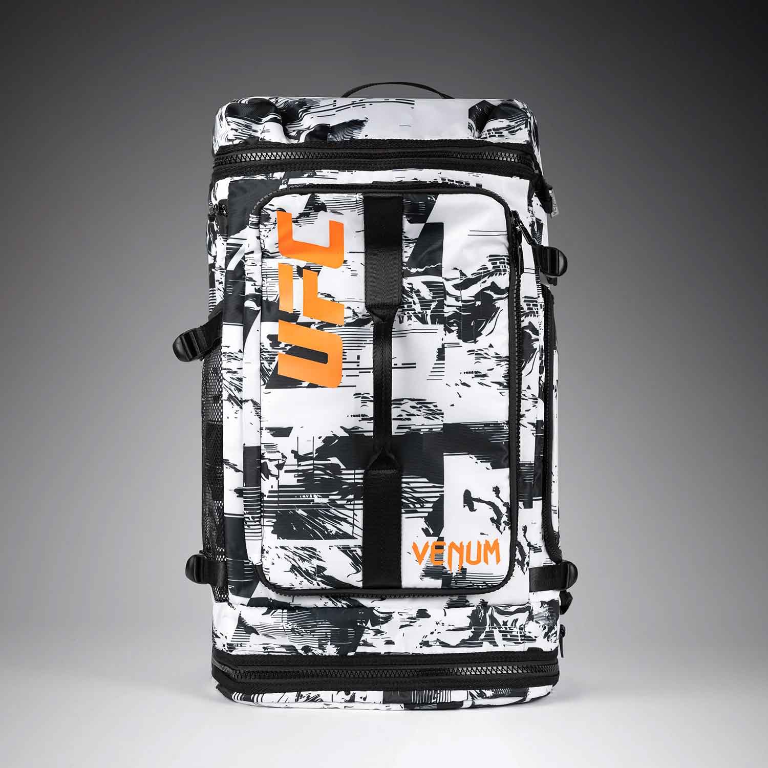 UFC Zenith by Venum Authentic Fight Week Unisex Gear Bag／UFC ゼニス by Venum オーセンティック ファイトウィーク ユニセックス ギアー バッグ（白）