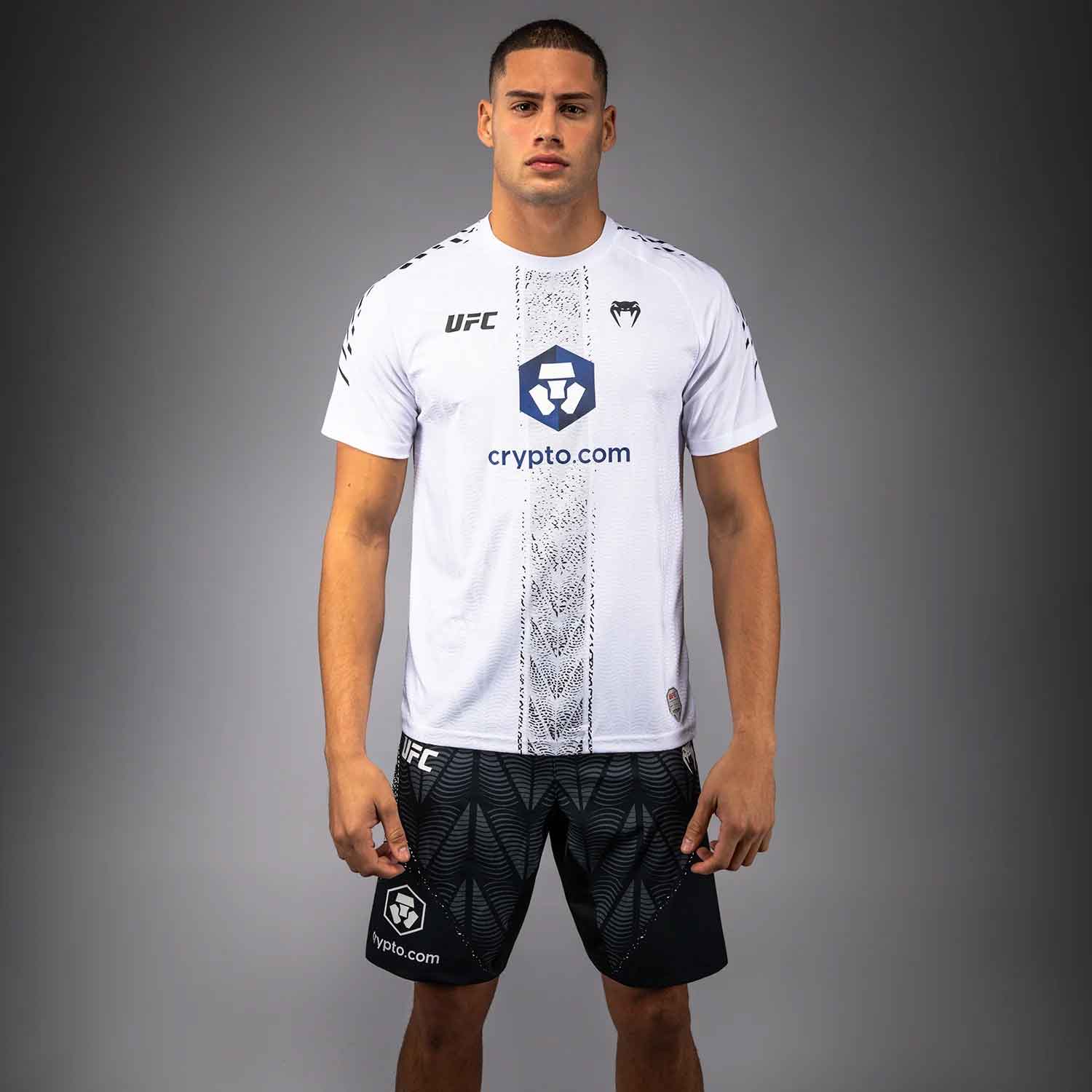 UFC Zenith by Venum Authentic Fight Night Men's White Walkout Jersey／UFC ゼニス by Venum オーセンティック ファイトナイト メンズ ホワイト ウォークアウト ジャージ