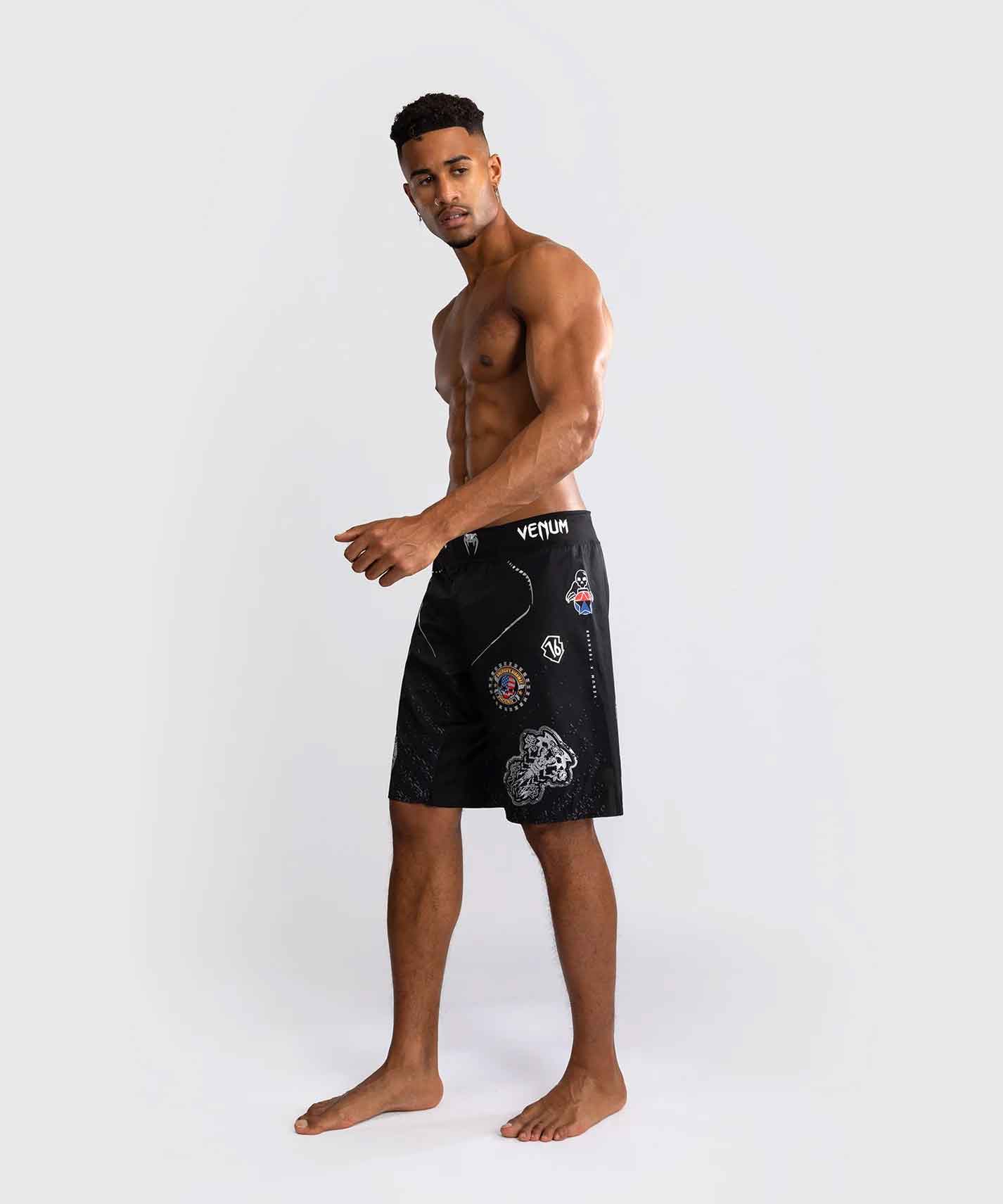 VENUM／ヴェナム　ファイトショーツ　　Venum x TEKKEN 8 Paul Phoenix Fight Shorts／ヴェナム × 鉄拳8 ポール・フェニックス ファイトショーツ