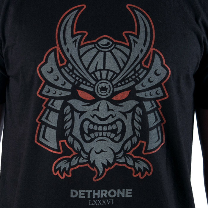 DETHRONE ROYALTY／デスローン・ロイヤルティ　Tシャツ　　NO MASTER REFLECT（マット・ブラウン UFN40着用モデル）