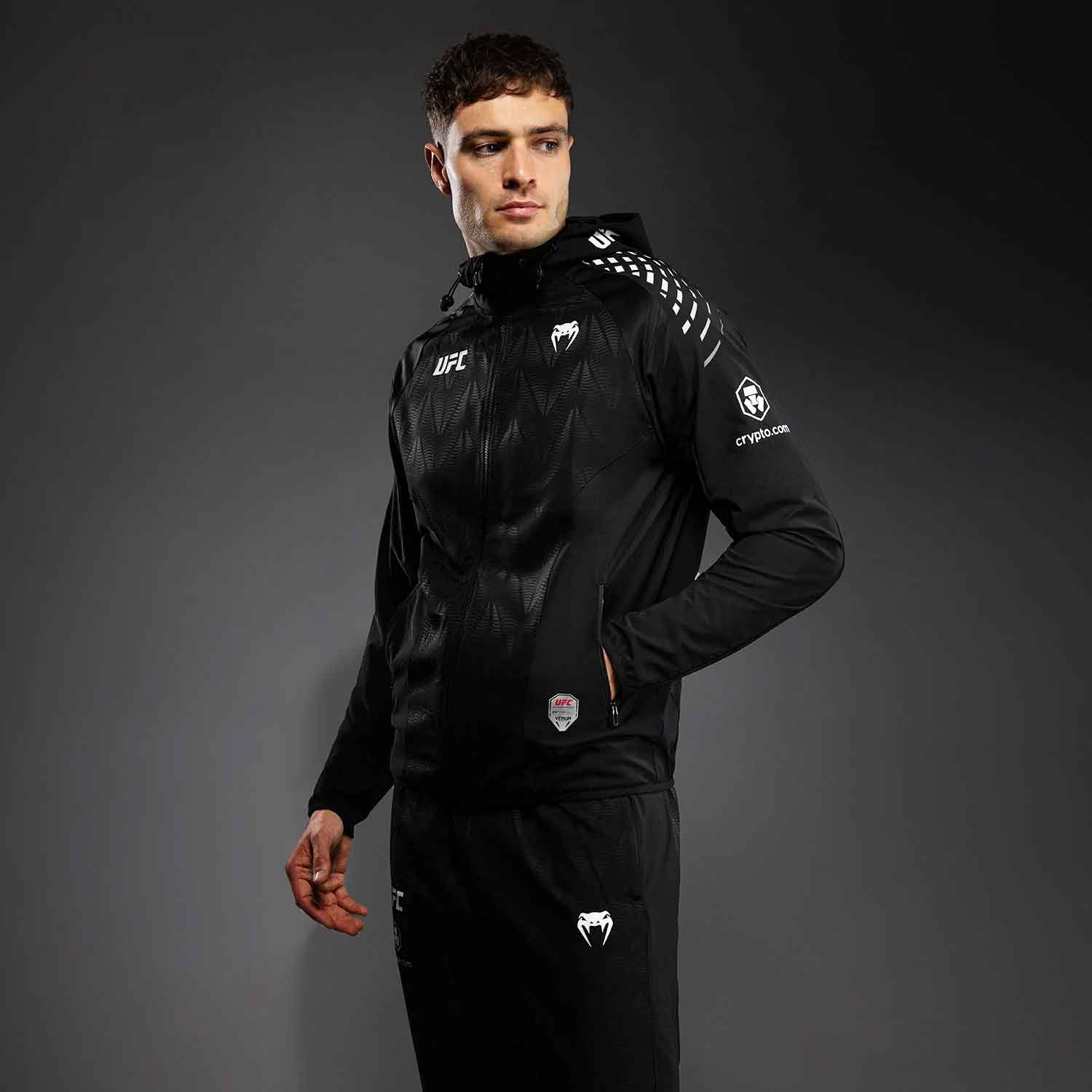 VENUM／ヴェナム　パーカー（フーディー）　　UFC Zenith by Venum Authentic Fight Night Men’s Black Walkout Hoodie／UFC ゼニス by Venum オーセンティック ファイトナイト メンズ ブラック ウォークアウト フーディー