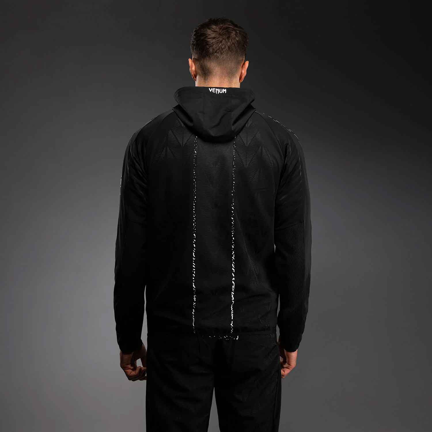 VENUM／ヴェナム　パーカー（フーディー）　　UFC Zenith by Venum Authentic Fight Night Men’s Black Walkout Hoodie／UFC ゼニス by Venum オーセンティック ファイトナイト メンズ ブラック ウォークアウト フーディー