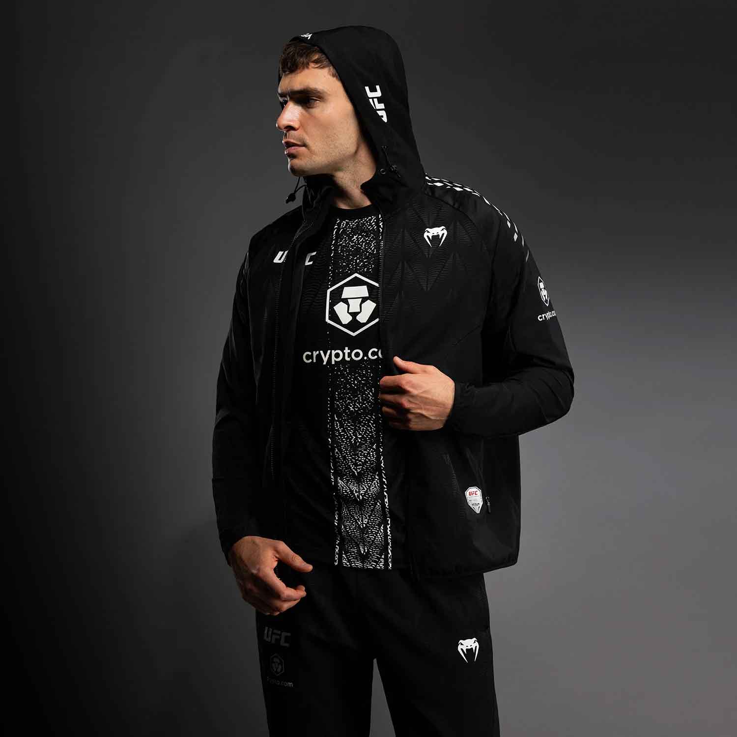 VENUM／ヴェナム　パーカー（フーディー）　　UFC Zenith by Venum Authentic Fight Night Men’s Black Walkout Hoodie／UFC ゼニス by Venum オーセンティック ファイトナイト メンズ ブラック ウォークアウト フーディー