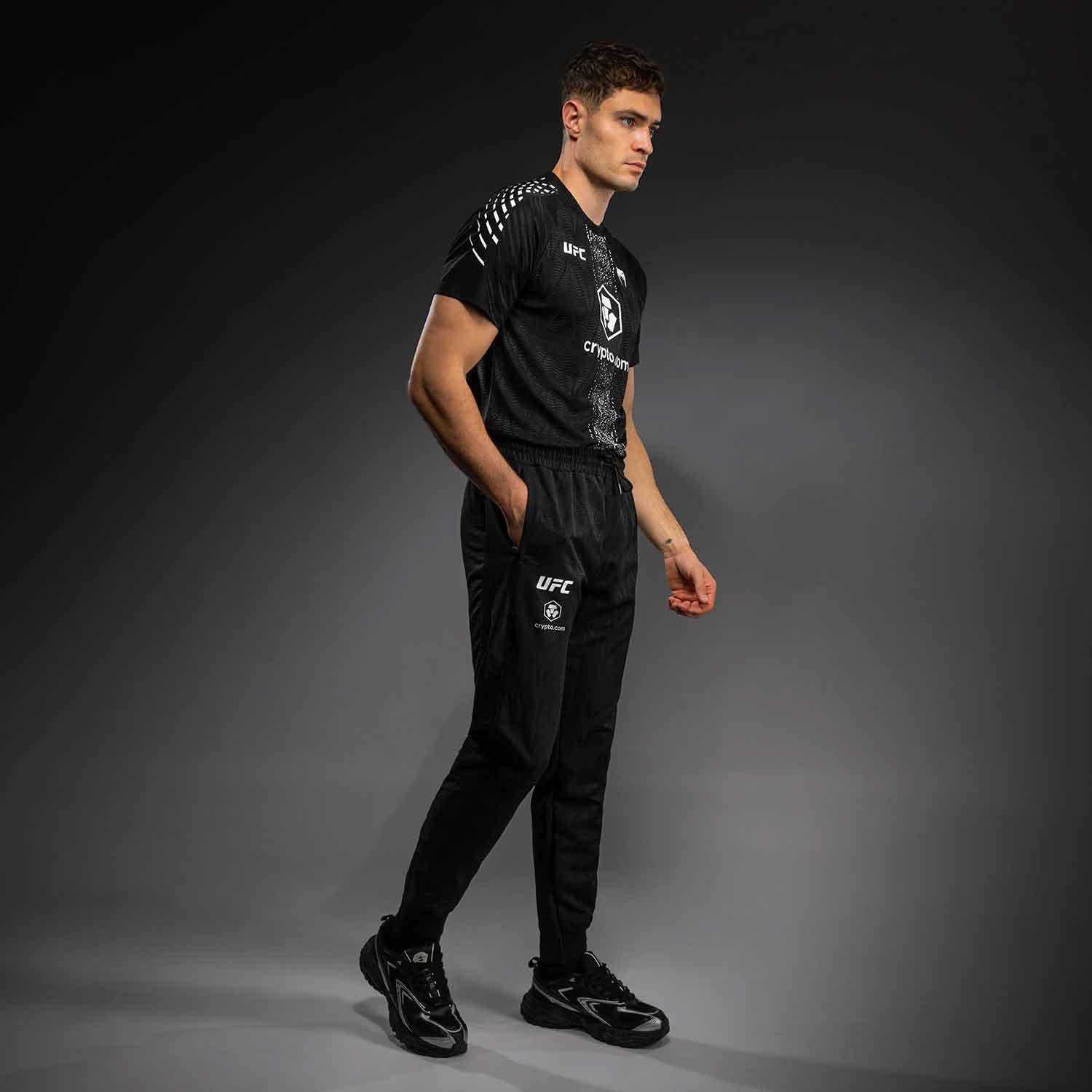 VENUM／ヴェナム　ジョギングス（スウェットパンツ・ジョガー）　　UFC Zenith by Venum Authentic Fight Night Men's Black Walkout Pant／UFC ゼニス by Venum オーセンティック ファイトナイト メンズ ブラック ウォークアウト パンツ