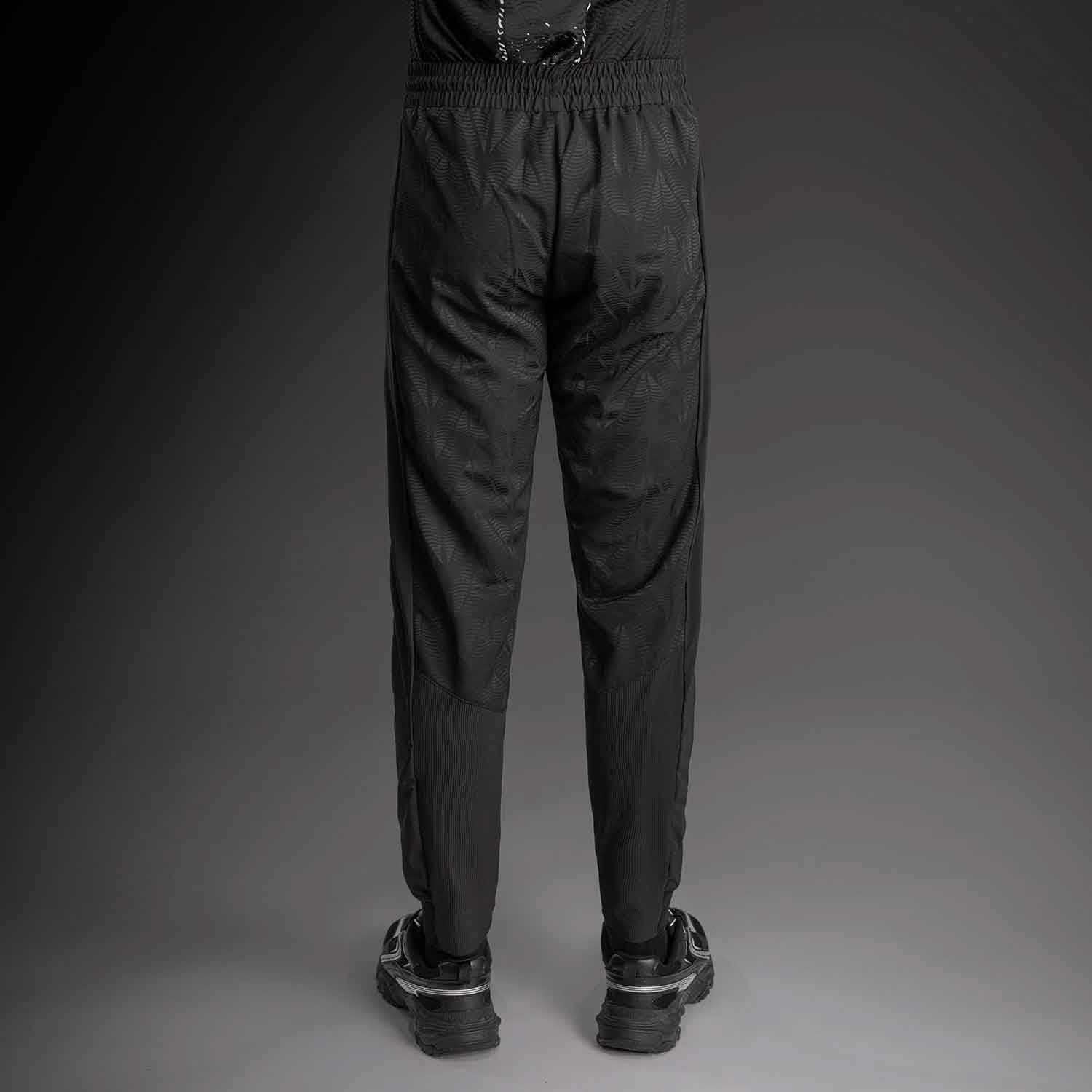 VENUM／ヴェナム　ジョギングス（スウェットパンツ・ジョガー）　　UFC Zenith by Venum Authentic Fight Night Men's Black Walkout Pant／UFC ゼニス by Venum オーセンティック ファイトナイト メンズ ブラック ウォークアウト パンツ