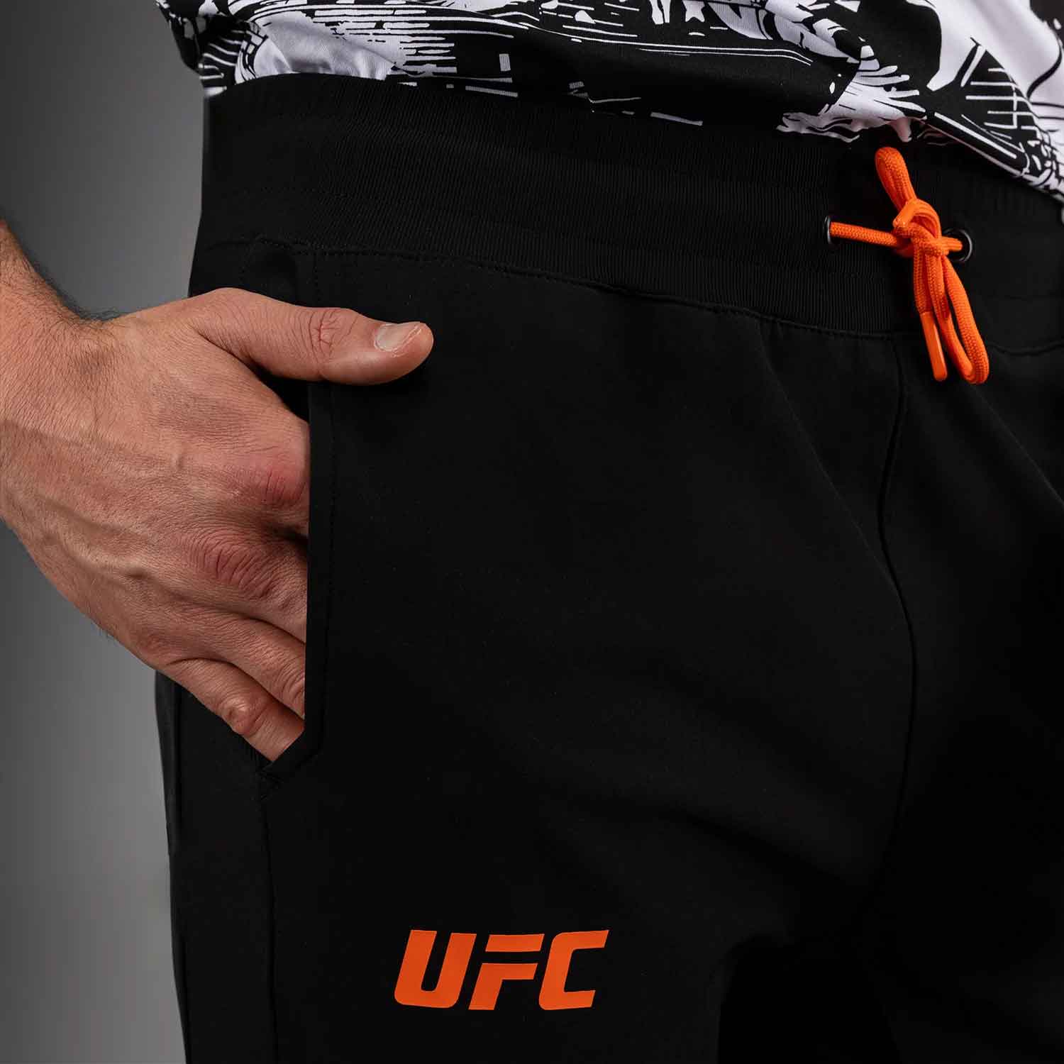 VENUM／ヴェナム　ジョギングス（スウェットパンツ・ジョガー）　　UFC Zenith by Venum Authentic Fight Week Men's Black Pant／UFC ゼニス by Venum オーセンティック ファイトウィーク メンズ ブラックパンツ