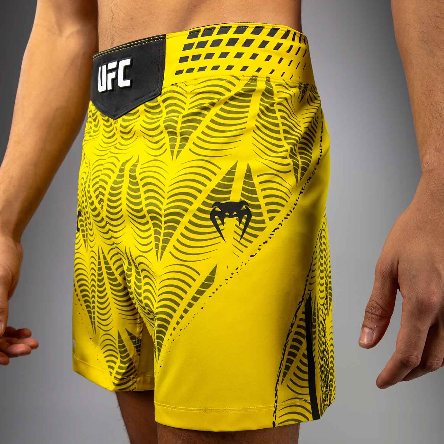 VENUM／ヴェナム　ファイトショーツ　　UFC Zenith by Venum Authentic Fight Night Men's Yellow Short Fit Short／UFC ゼニス by Venum オーセンティック ファイトナイト メンズ イエロー ファイトショーツ ショートフィット