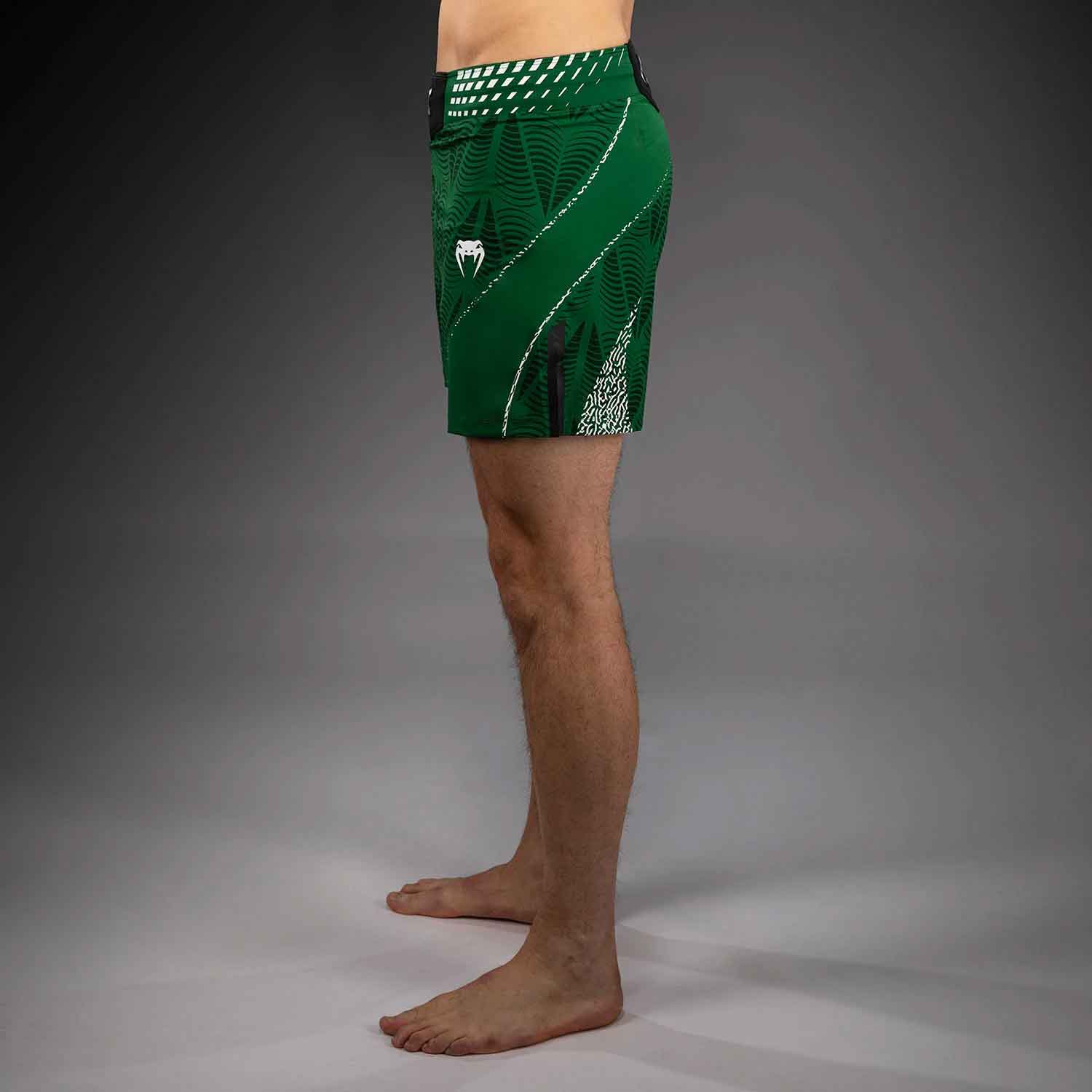 VENUM／ヴェナム　ファイトショーツ　　UFC Zenith by Venum Authentic Fight Night Men's Green Short Fit Short／UFC ゼニス by Venum オーセンティック ファイトナイト メンズ グリーン ファイトショーツ ショートフィット