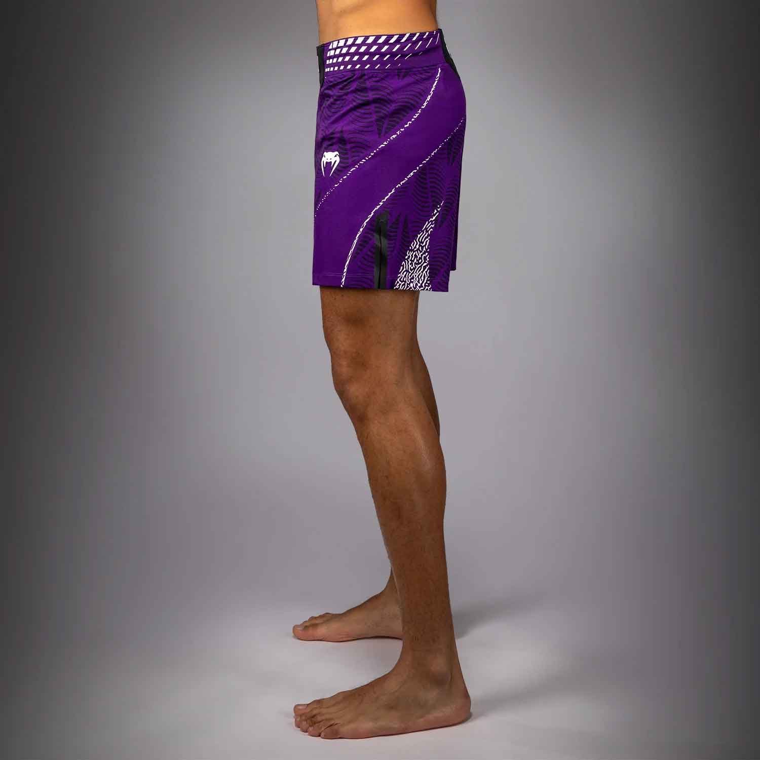 VENUM／ヴェナム　ファイトショーツ　　UFC Zenith by Venum Authentic Fight Night Men's Purple Short Fit Short／UFC ゼニス by Venum オーセンティック ファイトナイト メンズ パープル ファイトショーツ ショートフィット