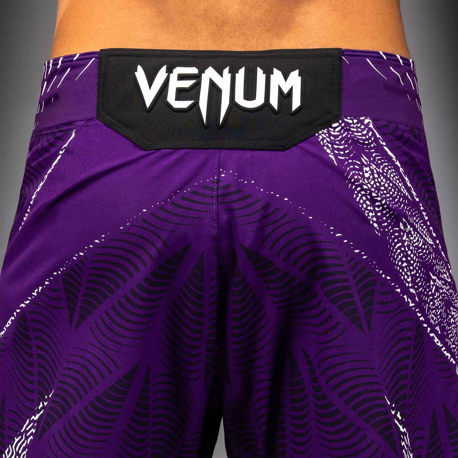 VENUM／ヴェナム　ファイトショーツ　　UFC Zenith by Venum Authentic Fight Night Men's Purple Short Fit Short／UFC ゼニス by Venum オーセンティック ファイトナイト メンズ パープル ファイトショーツ ショートフィット