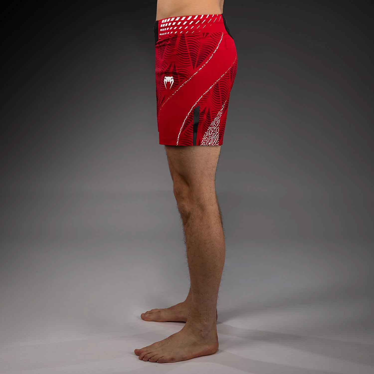 VENUM／ヴェナム　ファイトショーツ　　UFC Zenith by Venum Authentic Fight Night Men's Red Short Fit Short／UFC ゼニス by Venum オーセンティック ファイトナイト メンズ レッド ファイトショーツ ショートフィット