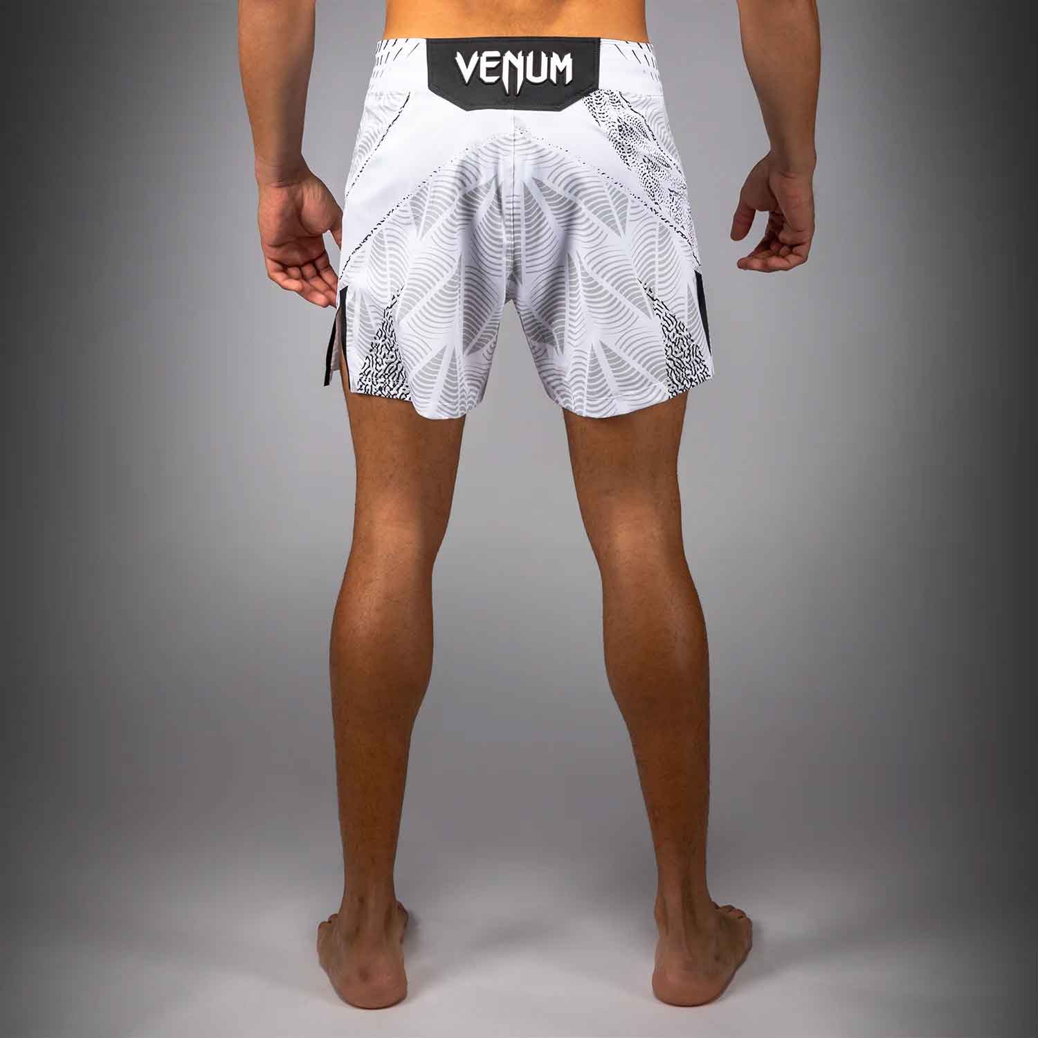 VENUM／ヴェナム　ファイトショーツ　　UFC Zenith by Venum Authentic Fight Night Men's White Short Fit Short／UFC ゼニス by Venum オーセンティック ファイトナイト メンズ ホワイト ファイトショーツ ショートフィット