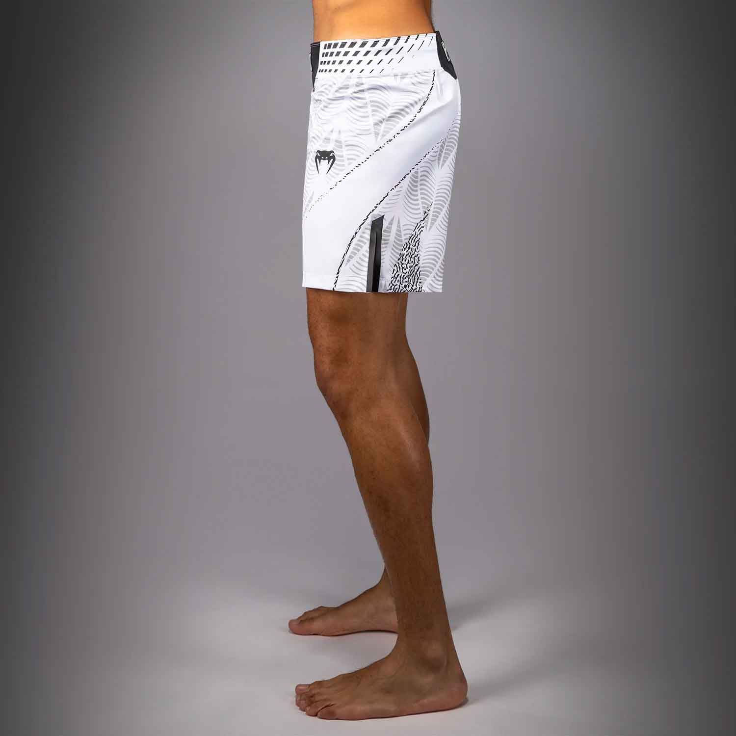 VENUM／ヴェナム　ファイトショーツ　　UFC Zenith by Venum Authentic Fight Night Men's White Short Fit Short／UFC ゼニス by Venum オーセンティック ファイトナイト メンズ ホワイト ファイトショーツ ショートフィット