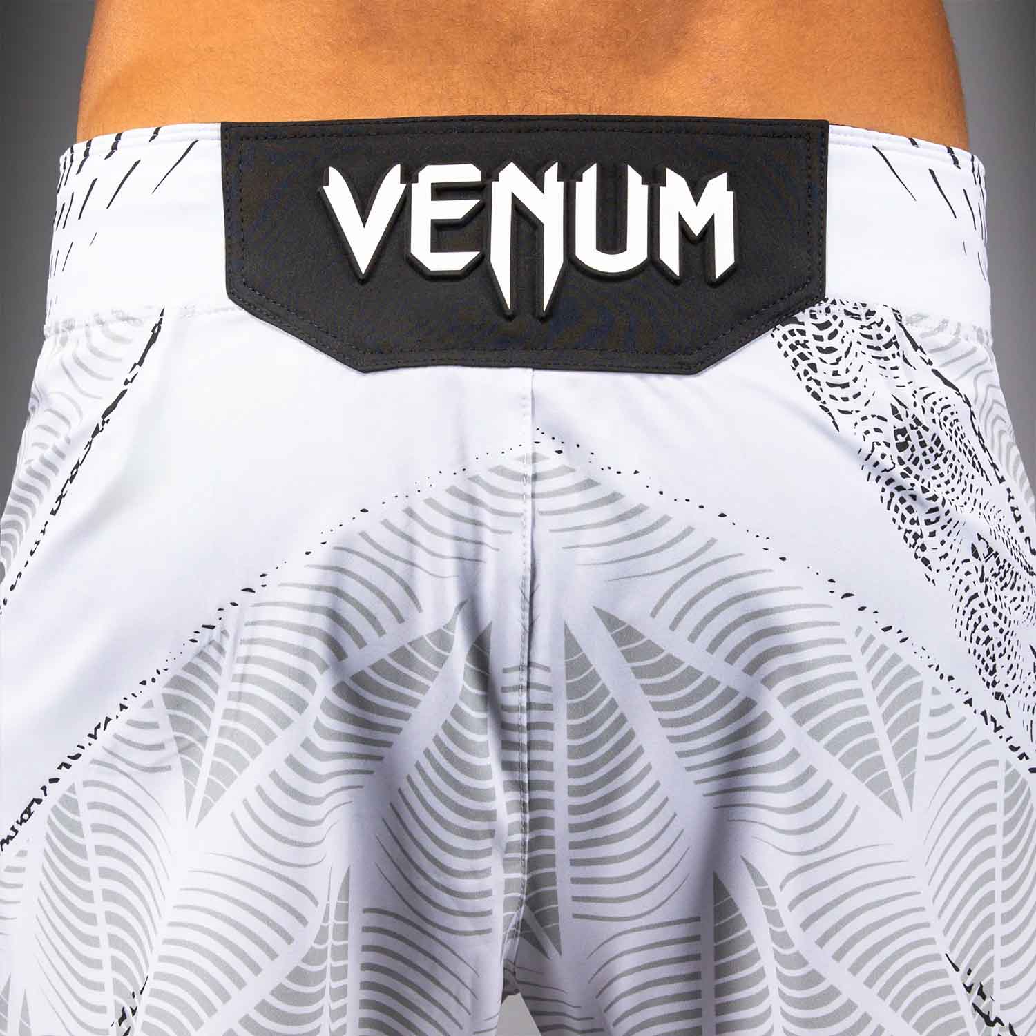 VENUM／ヴェナム　ファイトショーツ　　UFC Zenith by Venum Authentic Fight Night Men's White Short Fit Short／UFC ゼニス by Venum オーセンティック ファイトナイト メンズ ホワイト ファイトショーツ ショートフィット