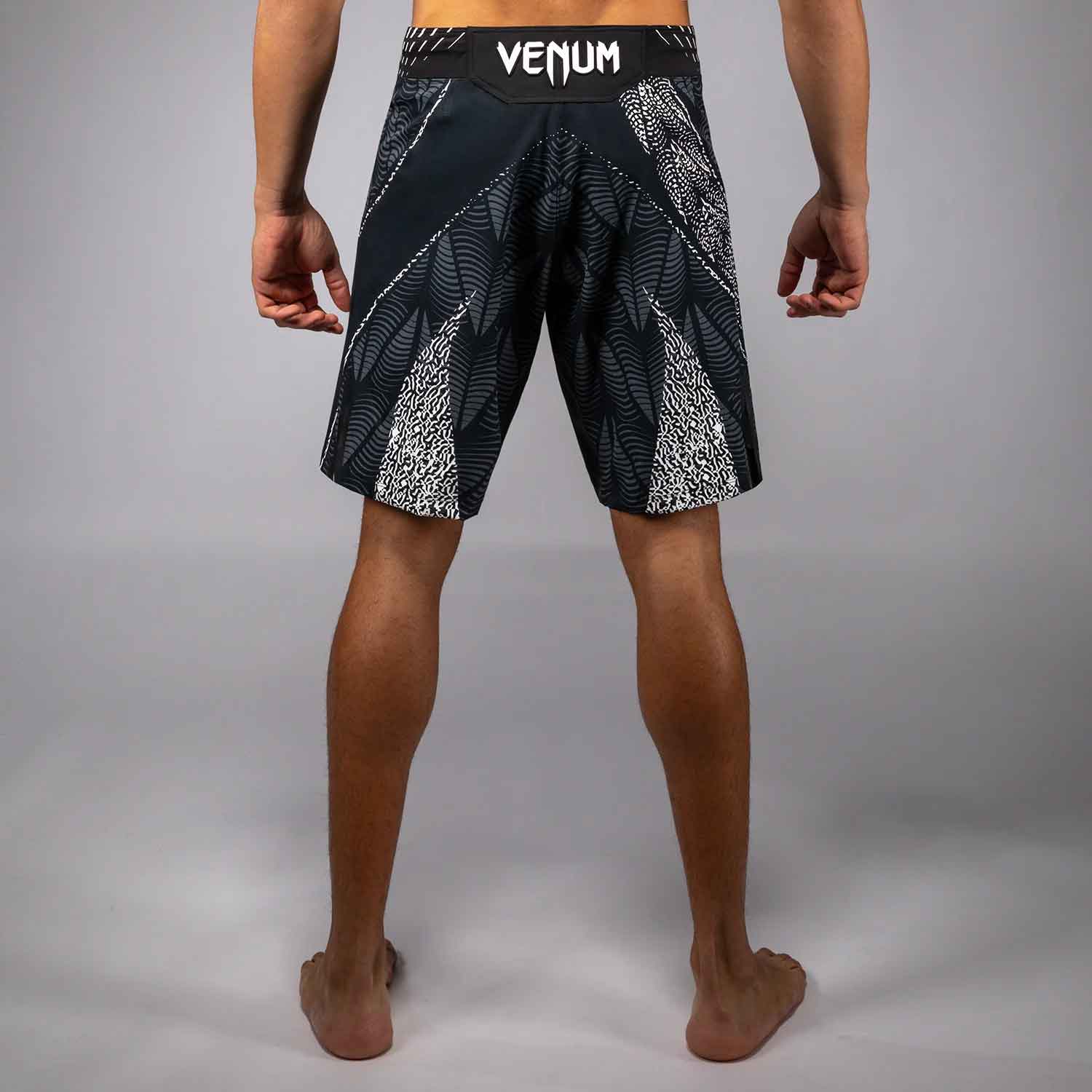 VENUM／ヴェナム　ファイトショーツ　　UFC Zenith by Venum Authentic Fight Night Men's Black Long Fit Short／UFC ゼニス by Venum オーセンティック ファイトナイト メンズ ブラック ロングフィット ファイトショーツ
