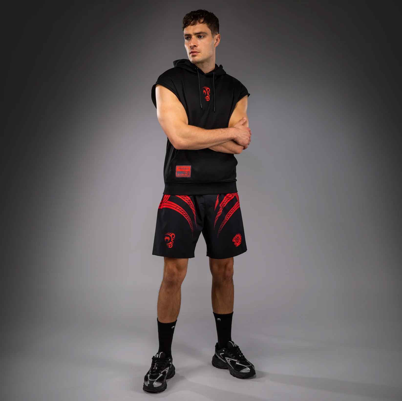 VENUM／ヴェナム　パーカー（フーディー）　　Venum x Mike Tyson Tiger Sleeveless Hoodie／ヴェナム×マイク・タイソン タイガー スリーブレス フーディ（パーカー）ブラック