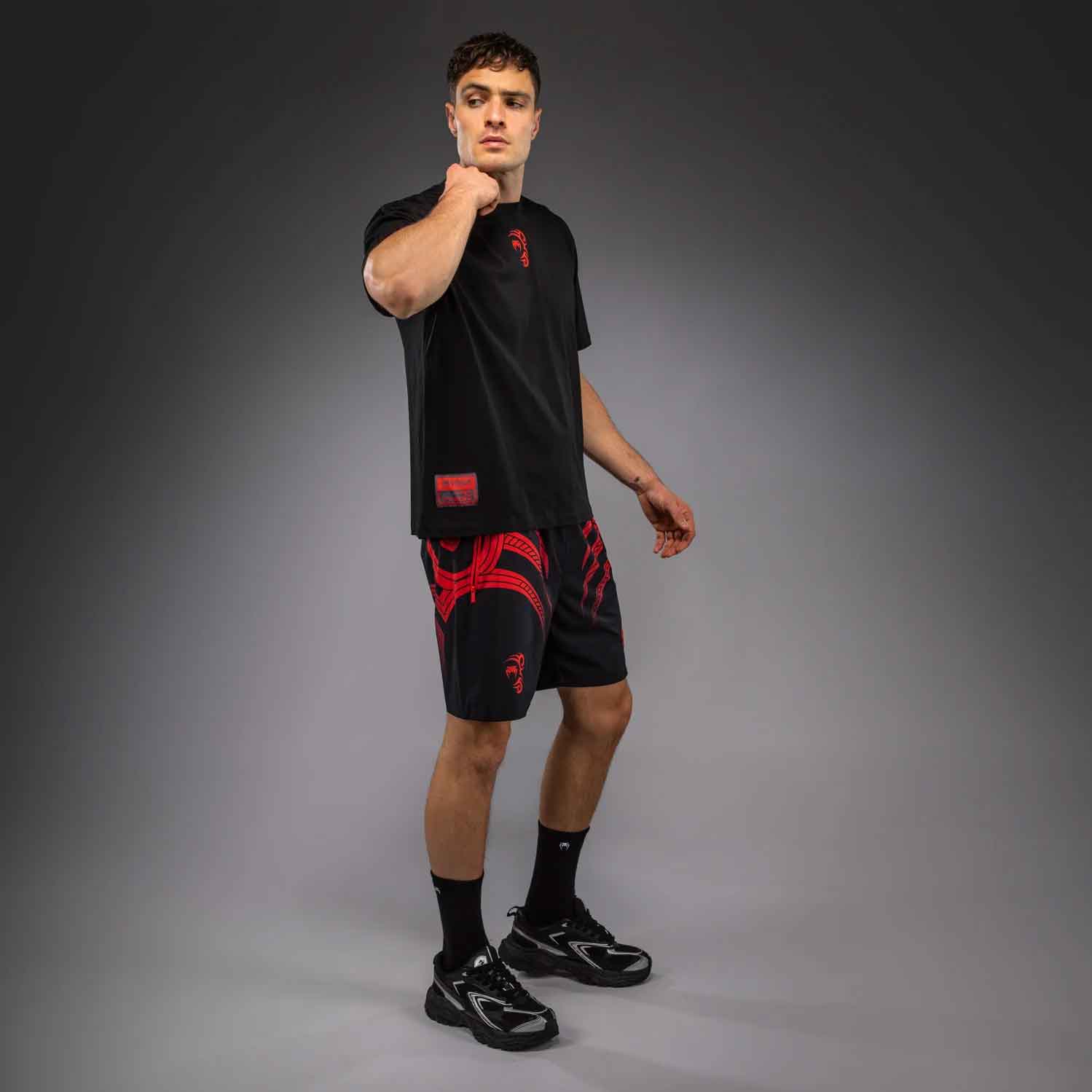 VENUM／ヴェナム　Tシャツ　　Venum x Mike Tyson Tiger T-Shirt／ヴェナム×マイク・タイソン タイガー Tシャツ（ブラック）