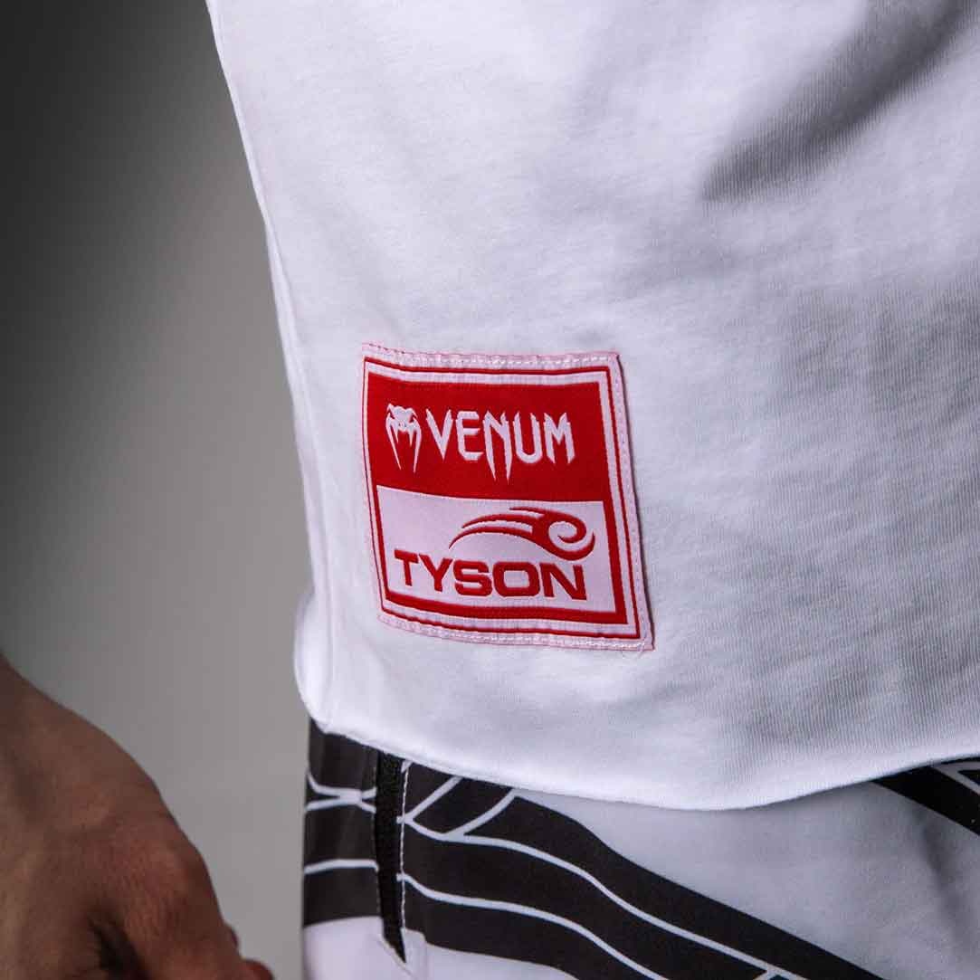 VENUM／ヴェナム　Tシャツ　タンクトップ　　Venum x Mike Tyson Tiger Sleeveless T-Shirt／ヴェナム×マイク・タイソン タイガー スリーブレスTシャツ（ホワイト）