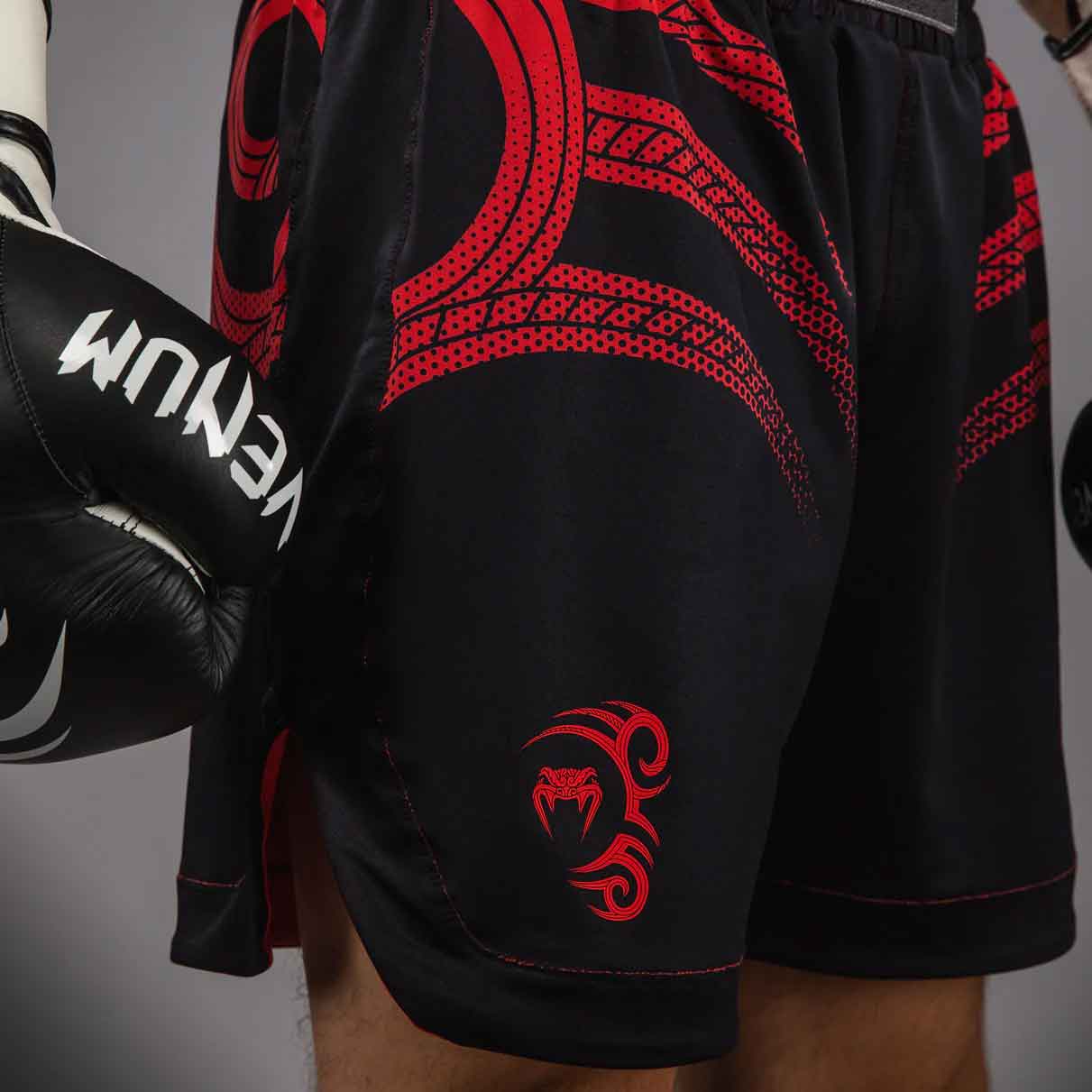 VENUM／ヴェナム　ボクシングショーツ　　Venum x Mike Tyson Tiger Boxing Shorts／ヴェナム×マイク・タイソン タイガー ボクシングショーツ（ブラック）