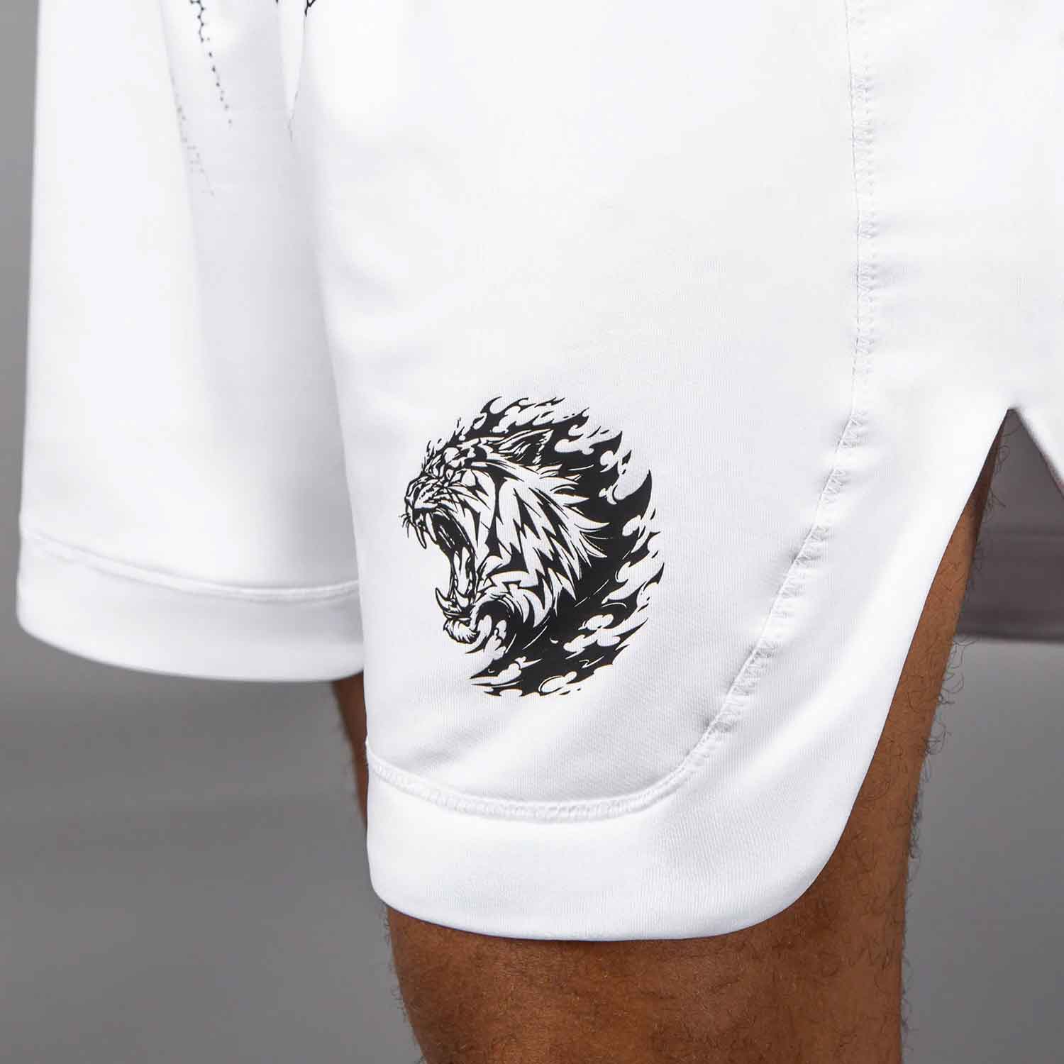 VENUM／ヴェナム　ボクシングショーツ　　Venum x Mike Tyson Tiger Boxing Shorts／ヴェナム×マイク・タイソン タイガー ボクシングショーツ（ホワイト）