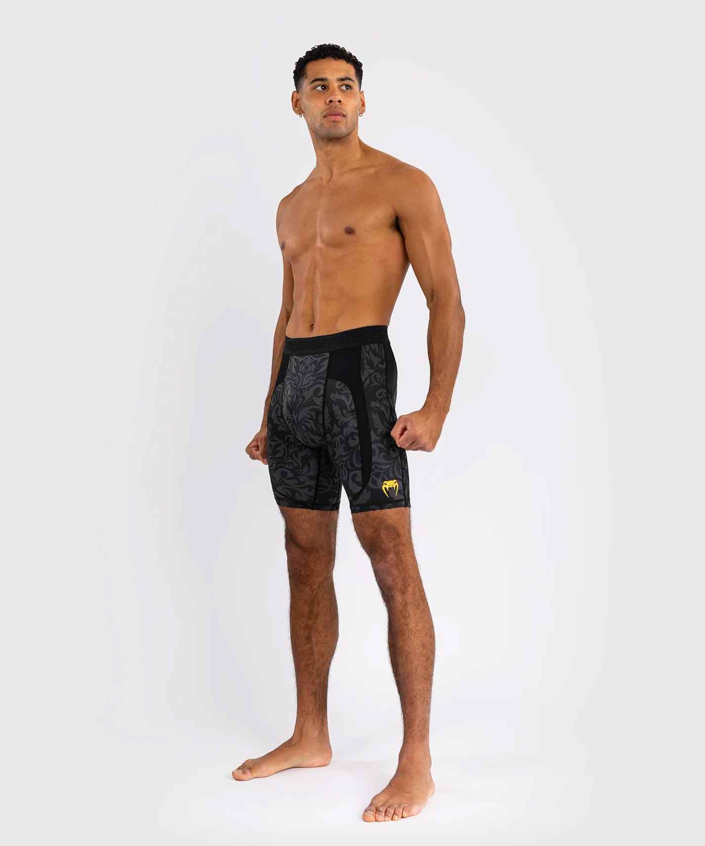 VENUM／ヴェナム　コンプレッション・バーリトゥードショーツ　　Venum x Ilia Topuria Unmatched Vale Tudo Shorts／ヴェナム × イリア・トプリア アンマッチド バーリトゥードショーツ