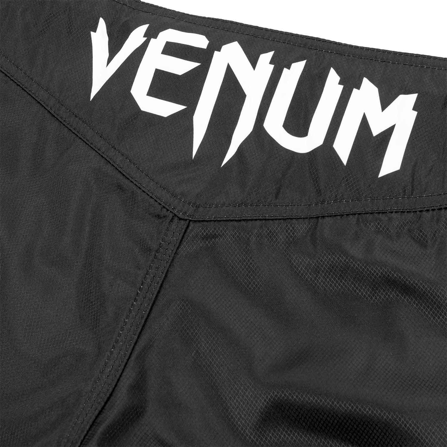 VENUM／ヴェナム　ファイトショーツ　　LIGHT 3.0 FIGHTSHORTS／ライト 3.0 ファイトショーツ（黒／ホワイト・アーバンカモ ロゴ）