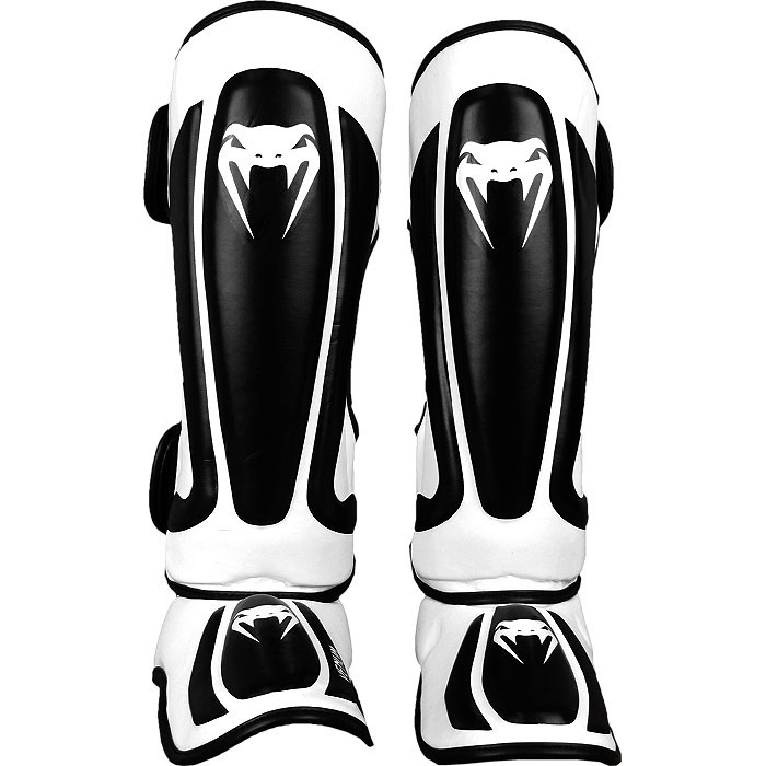 VENUM／ヴェナム　シンガード（レガース）　　PREDATOR STANDUP SHINGUARDS／プレデター スタンドアップ シンガード（黒／白）